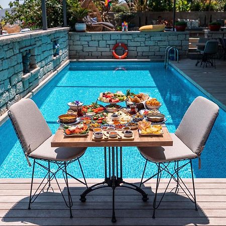 Yerli Alacatı Bagian luar foto